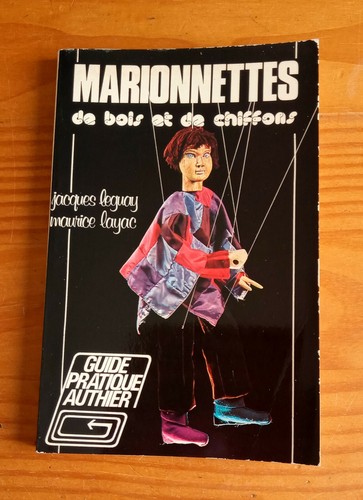 Marionnettes bois de - de, et
