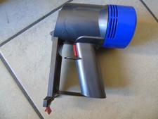 Poignée avec moteur  Dyson V8 SV10 très bon état fonctionne tres bien.