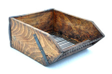 Ancien outil de cueillette peigne à myrtilles ou airelles art populaire Savoie 1