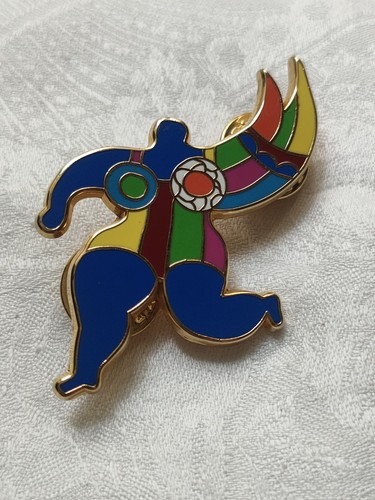 Bijou couture pin - couture, nana