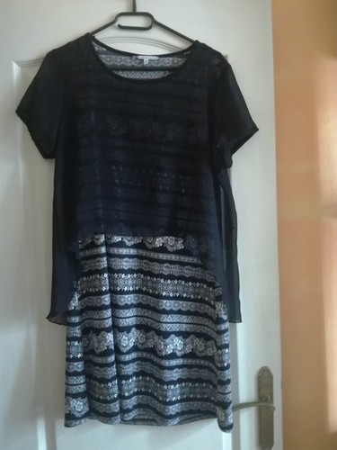 Robe courte habillée sans