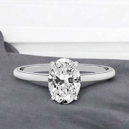 Bague diamant taille ovale