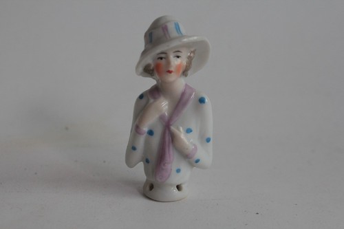 Demi figurine porcelaine femme - demi,