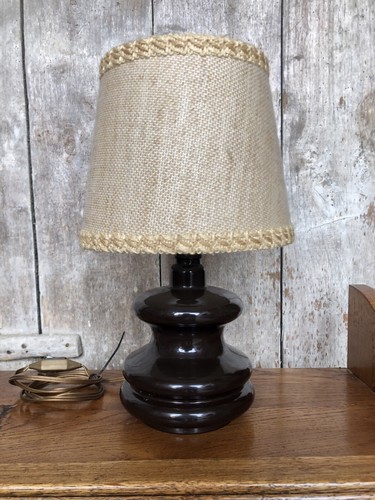 Ancienne lampe verre moulé - ancienne,