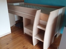 Lit 1 personne mi hauteur 