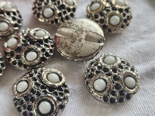 Lot 6 boutons en résine