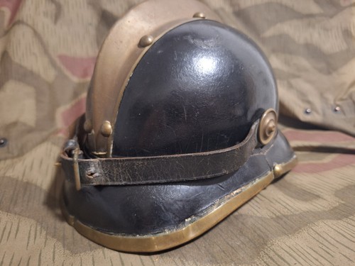 Casque pompier similaire - casque,