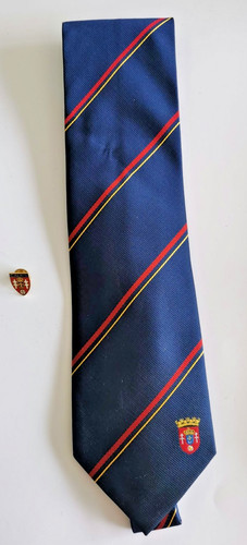 Cravate pins blason - +, ville