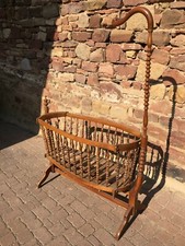 Ancien berceau à bascule à col de cygne