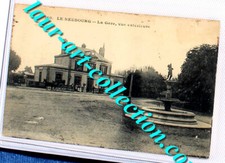 CPA ANIMÉ 27 LE NEUBOURG - LA GARE EXTERIEUR 1900 FONTAINE CALECHE CARTE POSTALE