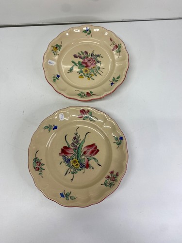 Assiette plate sur pied - assiette,