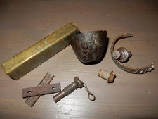 Lot WW1 WW2 grenade fusée pétard tire feu