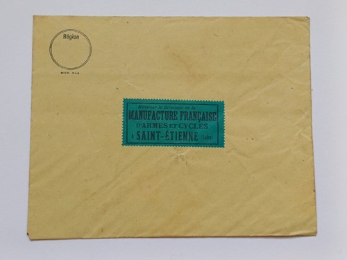 Enveloppe avec timbre - enveloppe,