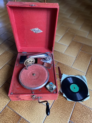 Ancien petit gramophone - ancien,
