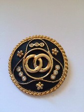 BROCHE-  thème rond -  doré -  haute qualité -  D : 4,3 cm environ