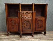 Buffet ancien sculpté en bois