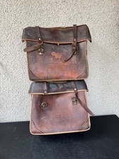 Lot de 2 sacoches anciennes en cuir