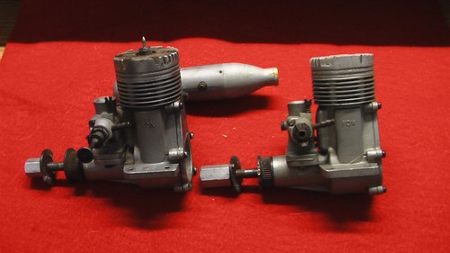 Two vintage fox stroke - 40, 2-stroke