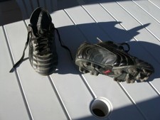 B5  CHAUSSURES DE FOOT P.36