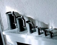 Ancien jeu de 6 mesures en étain à couvercle – XIXᵉ / début XXᵉ – du litre au...