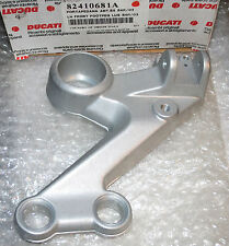 Support repose pieds avant