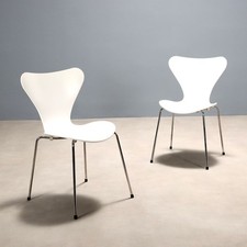Chaises Fritz Hansen Serie 7 Vintage Design A. Jacobsen Années 2000