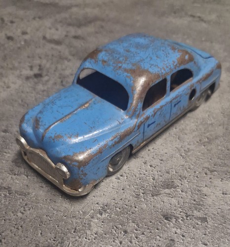 Rare petite voiture memo - petite,