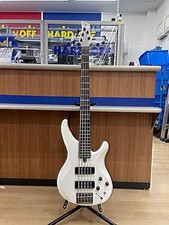 Guitare basse électrique