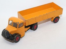 vrai DINKY Toys 521 - Bedford