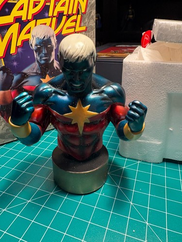 Captain marvel genis vell - captain,
