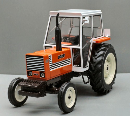 Fiat 880 2x4 cabine - 2x4, blanche