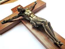 Ancien grand crucifix mural