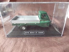 APE TRIPORTEUR  VESPA   /    MAX D 1988