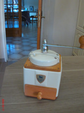 ANCIEN  MOULIN A CAFE PEUGEOT