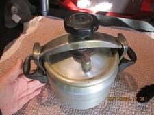 Ancienne petite Cocotte Minute Aluminium LAVI 115 KPA 3L 2002 no Seb