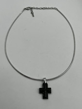 Pendentif croix en onyx noir