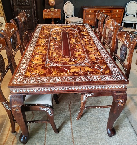 Table chaises marquetée - table, et