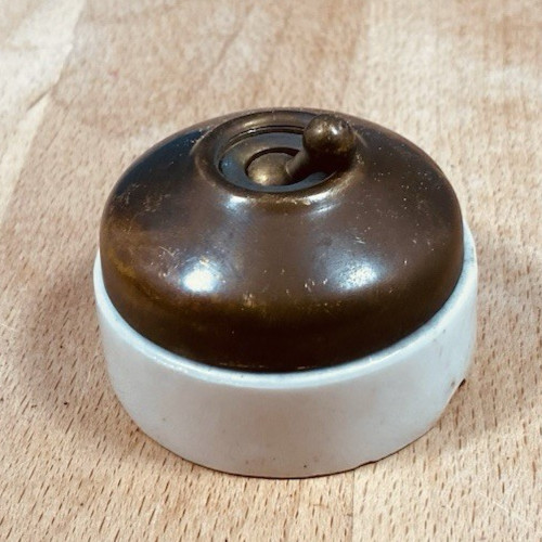 Ancien interrupteur porcelaine