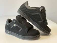 DVS CONCOURSE - NOIR ET LIGNES GRISES - T 42 EUR - NEW