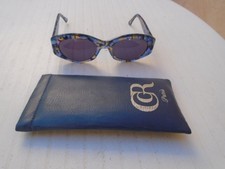 Paire de lunettes de soleil GIVENCHY (FEMME)
