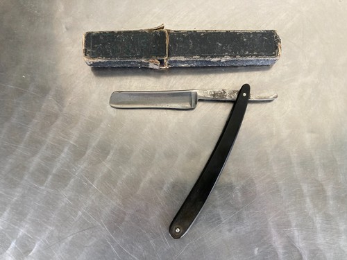 Ancien coupe chou - chou, the