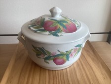 SOUPIERE en porcelaine de