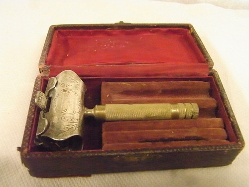 Ancien rasoir mécanique grou - ancien,
