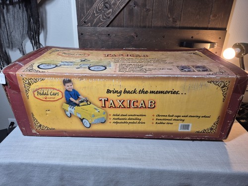 Antique vintage taxi cab - 🚕antique, vintage-taxi