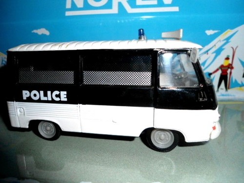 Peugeot police 43 - j7, norev