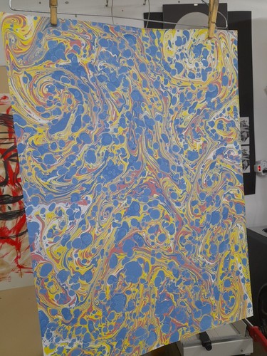 Papier marbré cuve de - à,