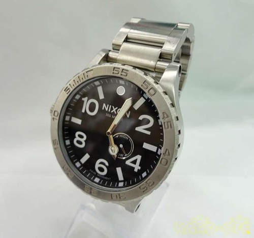 Montre analogique quartz - analogique, à