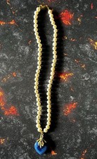 NEUF BEAU COLLIER PERLES BLANCHES PENDENTIF COEUR BLEU DORÉ ZIRCON 