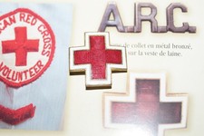 INSIGNE AMERICAN CROSS MEDICAL NURSE US WW2