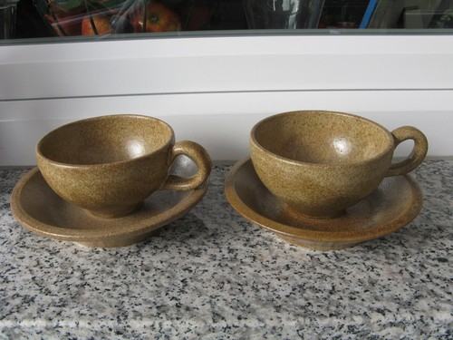 Tasses moyennes sur - ,